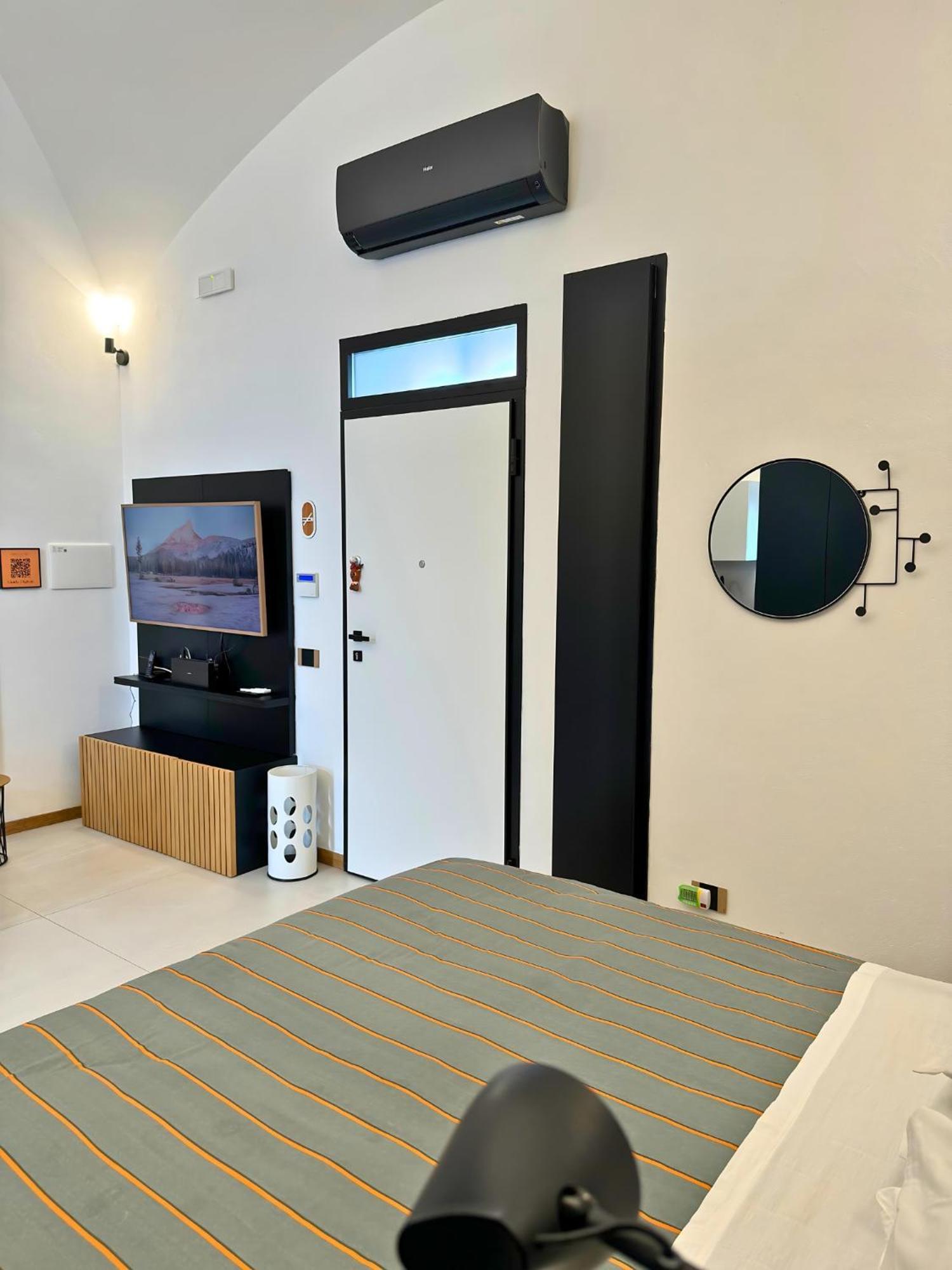 Dislocati Bnb - Jacuzzi Privata - Cucina - Tv60" - Minimal Luxury 马里利亚诺 外观 照片